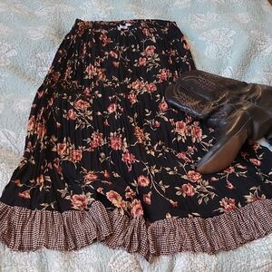 Vintage RARE Patrica Wolf Floral Black Skirt w/Ruffle Hem floral pleated Country